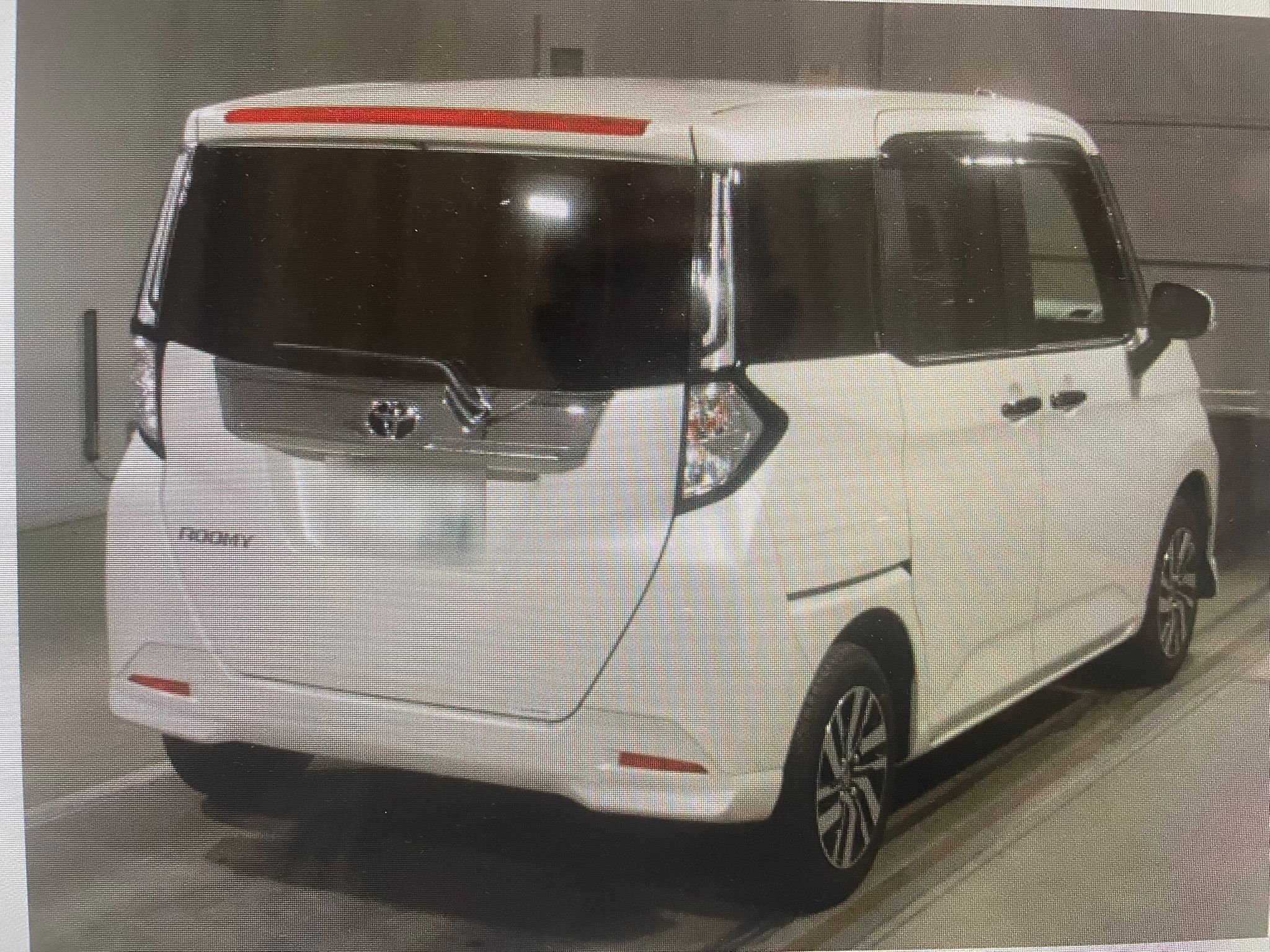 
								Toyota Roomy G full									