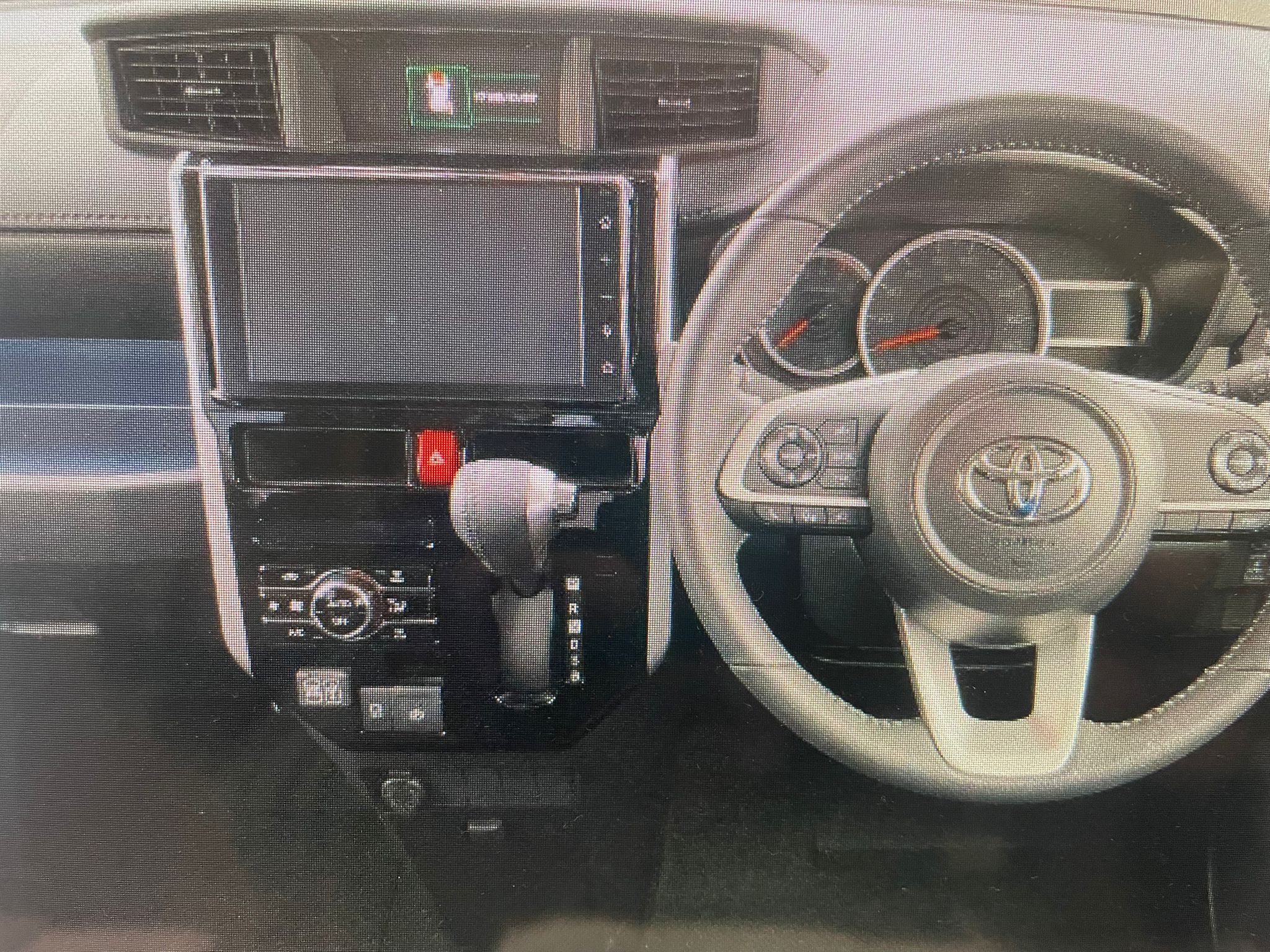 
								Toyota Roomy G full									