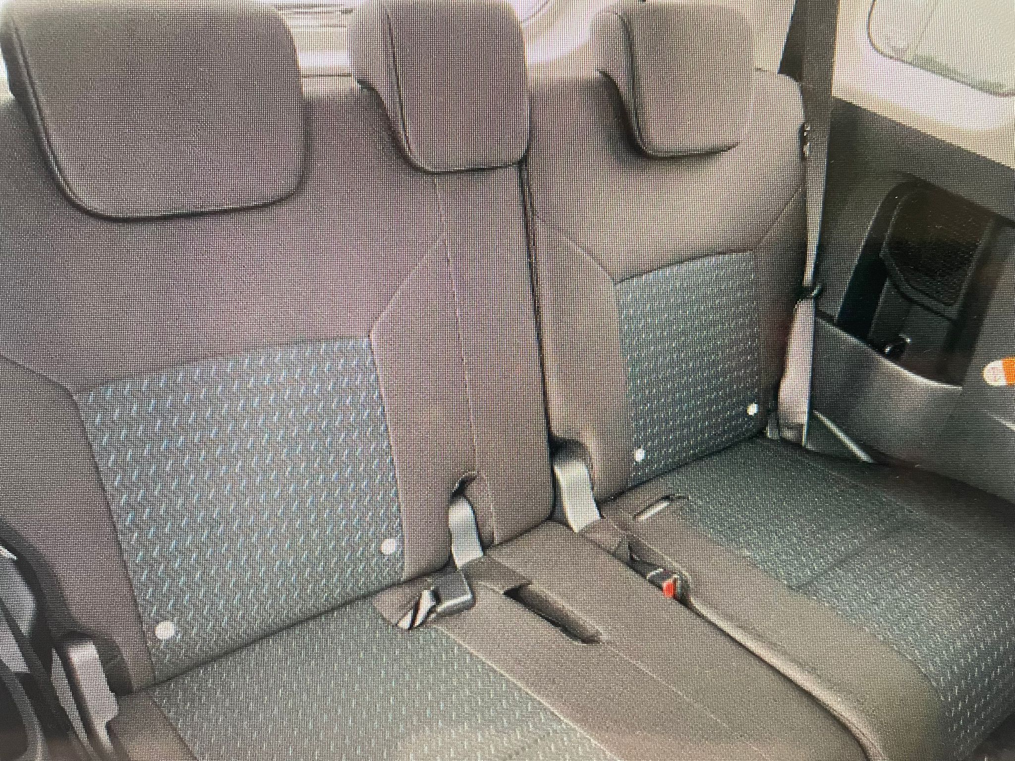
								Toyota Roomy G full									