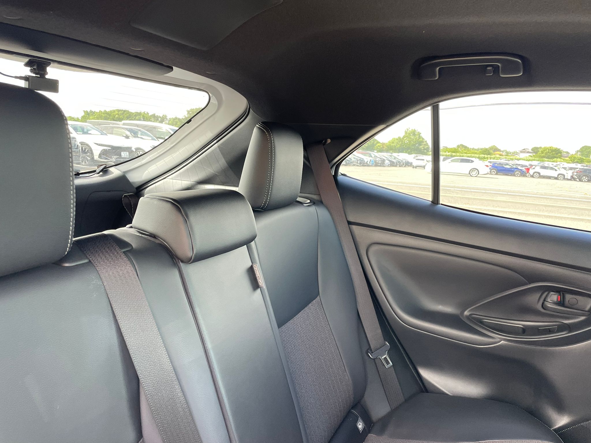 
								Toyota Yaris Cross full									